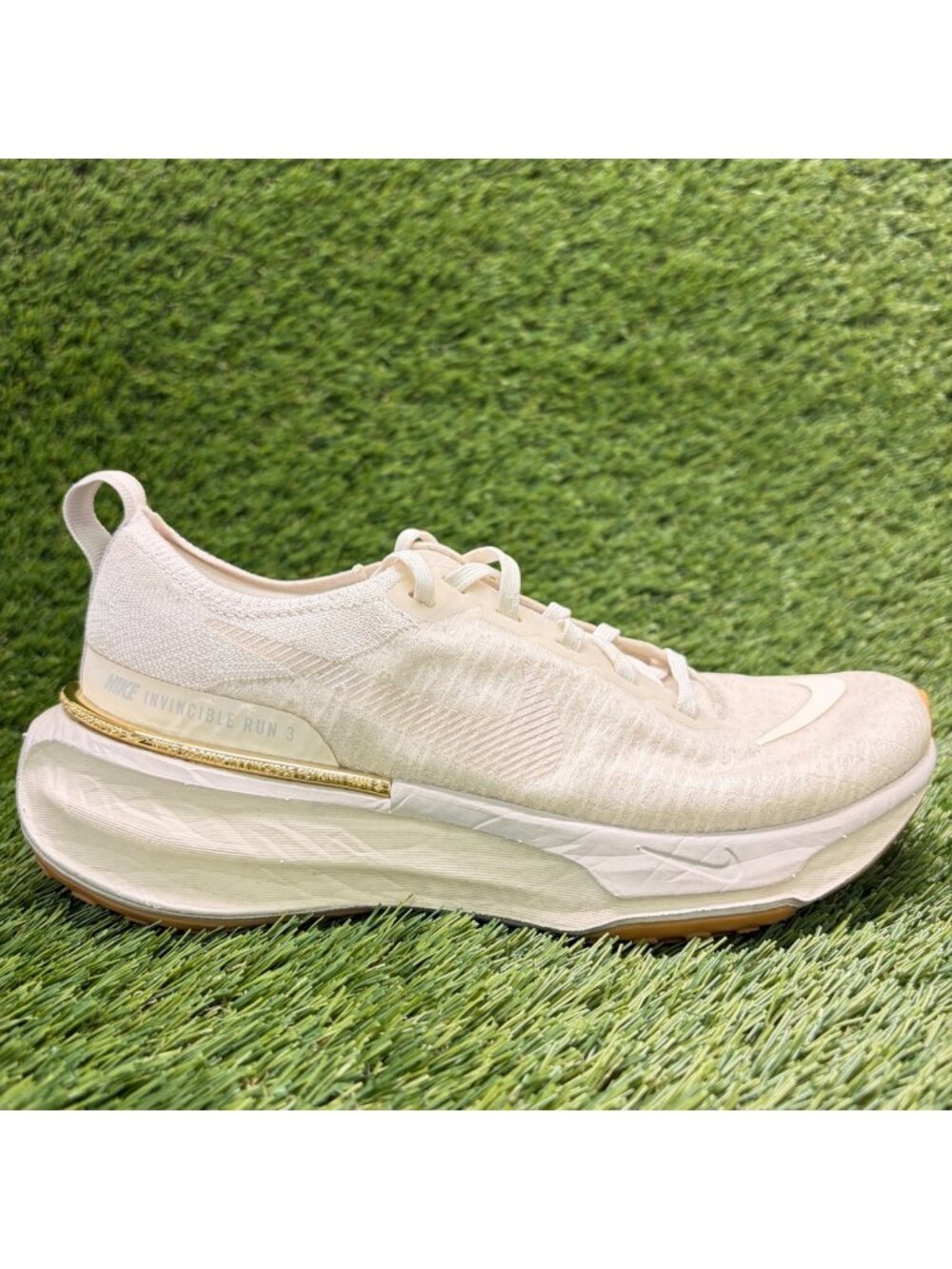 Nike ZoomX Invincible Run Flyknit 3 Womens Size 7 Ivory Running Shoes Sneakers